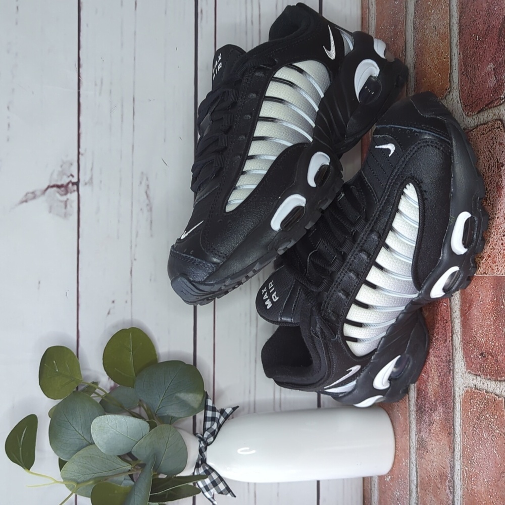 Nike Air Max Tailwind IV 4 GS Black Gradient Size 6 Youth Running Shoe Sneakers